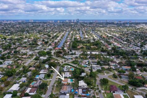 180 SW 9th Court Pompano Beach FL 33060