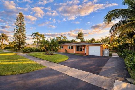 180 SW 9th Court Pompano Beach FL 33060