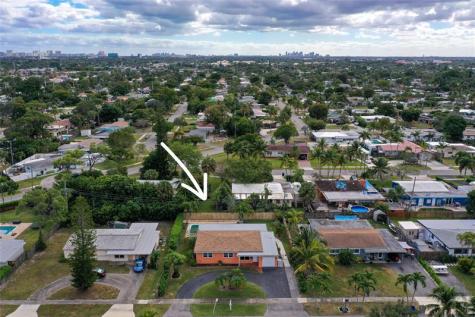 180 SW 9th Court Pompano Beach FL 33060