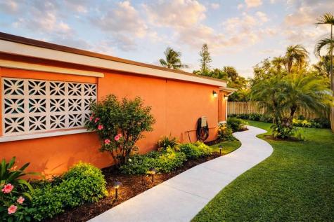 180 SW 9th Court Pompano Beach FL 33060
