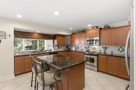11060 Lakeview Drive Coral Springs FL 33071