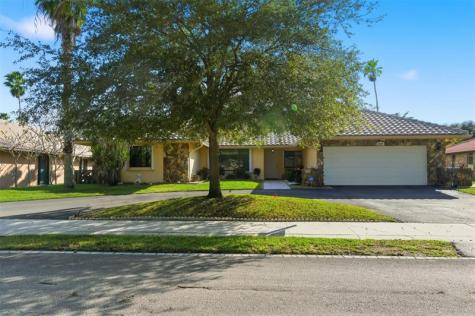 11060 Lakeview Drive Coral Springs FL 33071