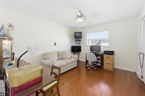 11060 Lakeview Drive Coral Springs FL 33071