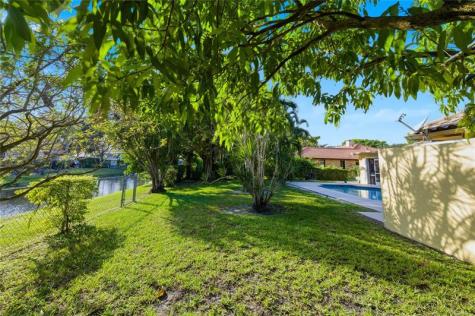 11060 Lakeview Drive Coral Springs FL 33071