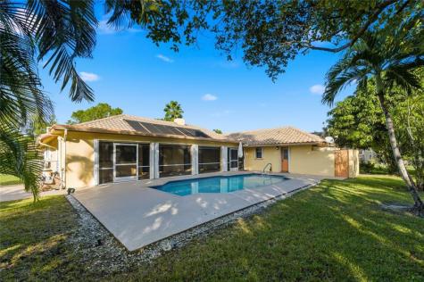 11060 Lakeview Drive Coral Springs FL 33071