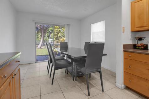 2440 NW 98th Lane Coral Springs FL 33065