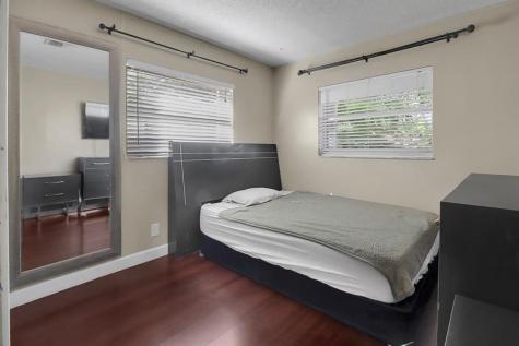 2440 NW 98th Lane Coral Springs FL 33065