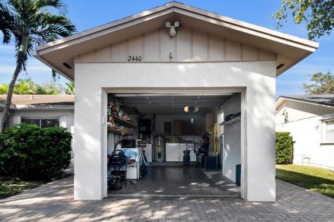 2440 NW 98th Lane Coral Springs FL 33065