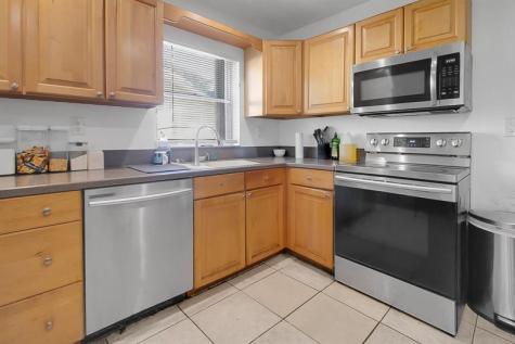 2440 NW 98th Lane Coral Springs FL 33065
