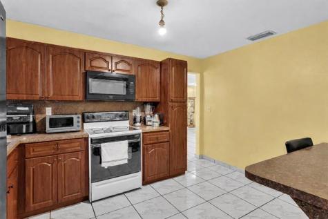 2285 NW 195th Street Miami Gardens FL 33056