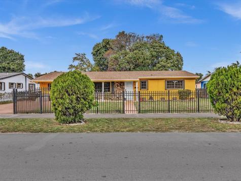 2285 NW 195th Street Miami Gardens FL 33056