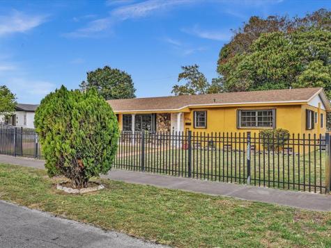 2285 NW 195th Street Miami Gardens FL 33056