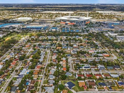 2285 NW 195th Street Miami Gardens FL 33056