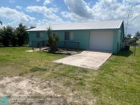 1532 Hunter Road Okeechobee FL 34974