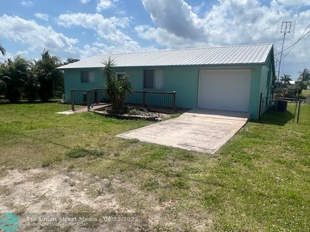 1532 Hunter Road Okeechobee FL 34974