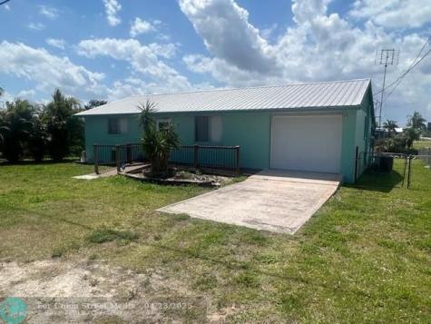 1532 Hunter Road Okeechobee FL 34974