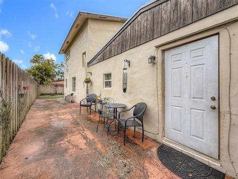 7141 Custer Street Hollywood FL 33024