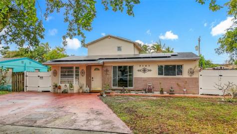 7141 Custer Street Hollywood FL 33024