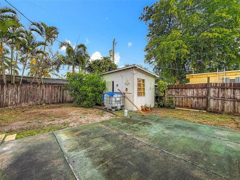 7141 Custer Street Hollywood FL 33024