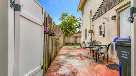 7141 Custer Street Hollywood FL 33024