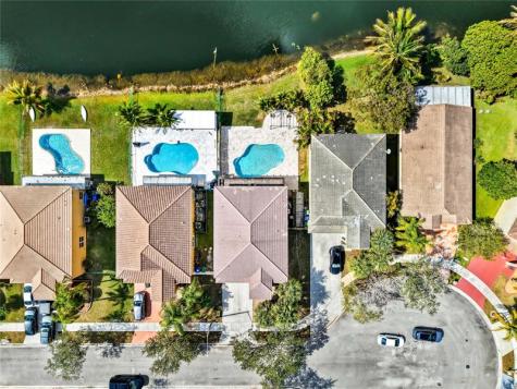 414 SW 205th Avenue Pembroke Pines FL 33029