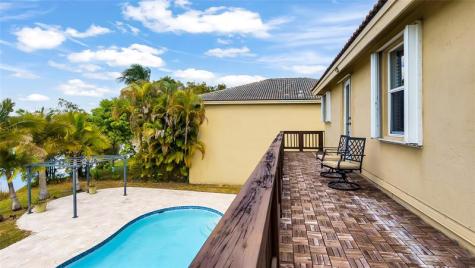 414 SW 205th Avenue Pembroke Pines FL 33029