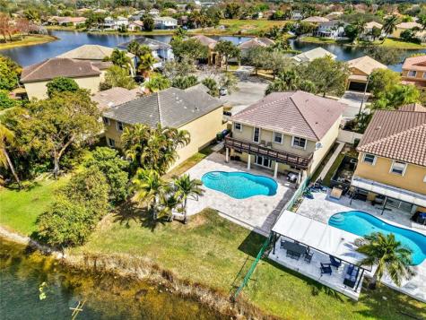 414 SW 205th Avenue Pembroke Pines FL 33029
