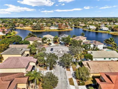 414 SW 205th Avenue Pembroke Pines FL 33029