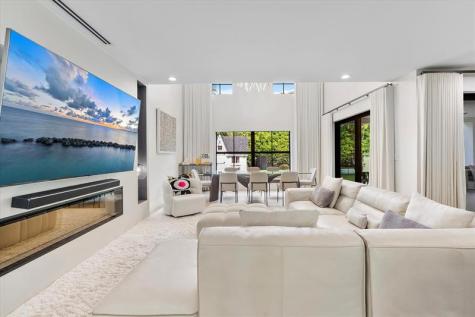 9 Tahoe Lane Sea Ranch Lakes FL 33308