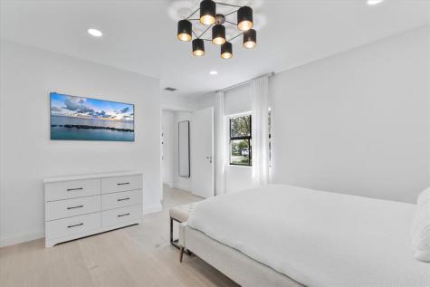 9 Tahoe Lane Sea Ranch Lakes FL 33308
