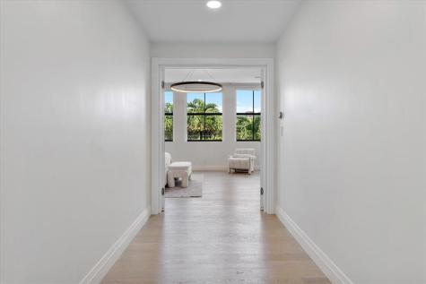 9 Tahoe Lane Sea Ranch Lakes FL 33308