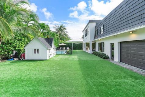 9 Tahoe Lane Sea Ranch Lakes FL 33308