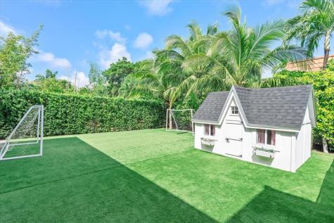 9 Tahoe Lane Sea Ranch Lakes FL 33308