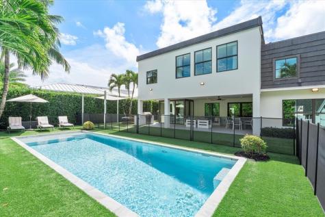 9 Tahoe Lane Sea Ranch Lakes FL 33308