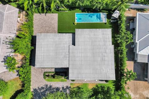 9 Tahoe Lane Sea Ranch Lakes FL 33308