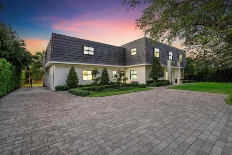 9 Tahoe Lane Sea Ranch Lakes FL 33308