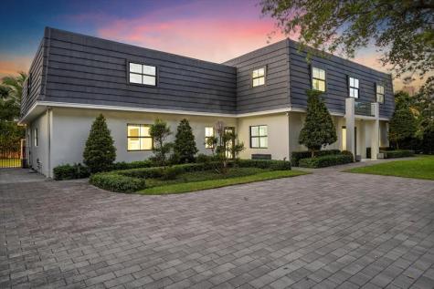 9 Tahoe Lane Sea Ranch Lakes FL 33308