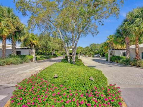 9 Tahoe Lane Sea Ranch Lakes FL 33308