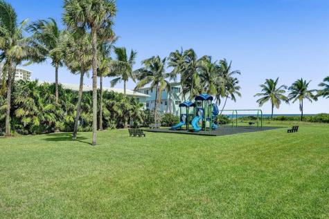 9 Tahoe Lane Sea Ranch Lakes FL 33308