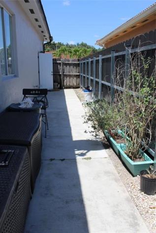 16272 SW 42nd Terrace Miami FL 33185