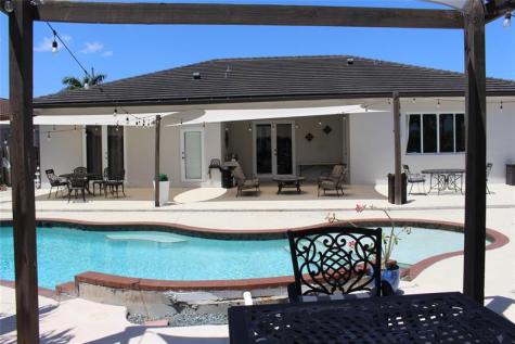 16272 SW 42nd Terrace Miami FL 33185
