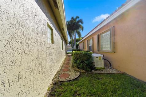 6755 Viale Elizabeth Delray Beach FL 33446