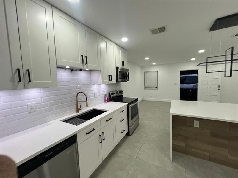 1436 NE 1st Avenue Fort Lauderdale FL 33304
