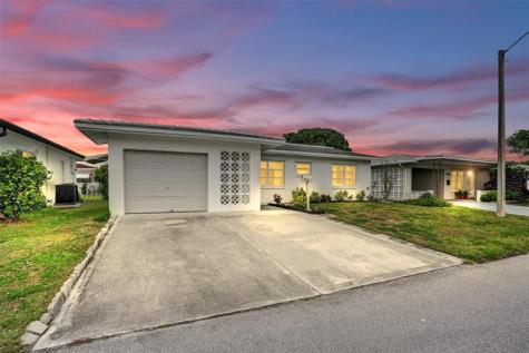4953 NW 48 Avenue Tamarac FL 33319