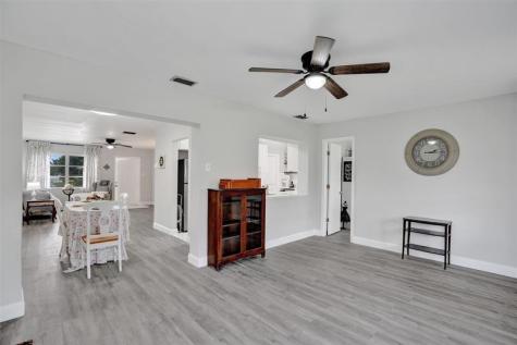 4953 NW 48 Avenue Tamarac FL 33319