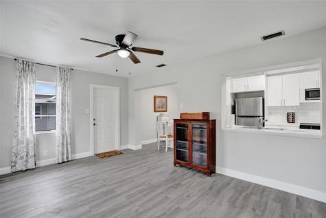 4953 NW 48 Avenue Tamarac FL 33319