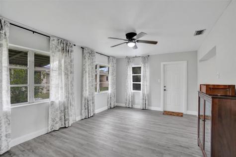 4953 NW 48 Avenue Tamarac FL 33319
