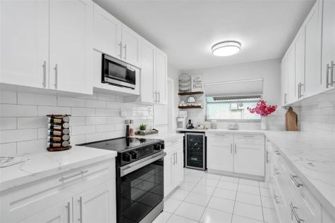 4953 NW 48 Avenue Tamarac FL 33319