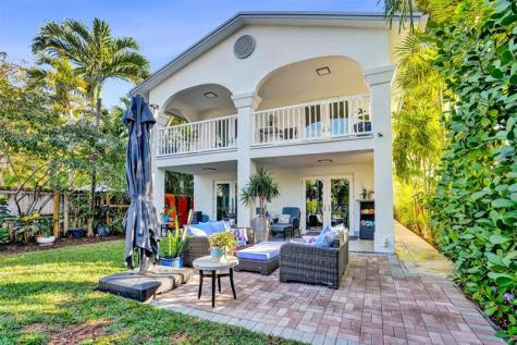 1050 NE 33rd Street Oakland Park FL 33334