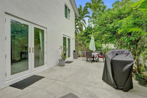 1050 NE 33rd Street Oakland Park FL 33334